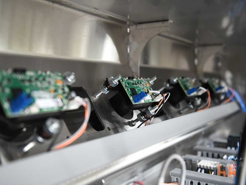 Comparison of Dry and Wet Processes in Shattered Glass Recycling Production Lines